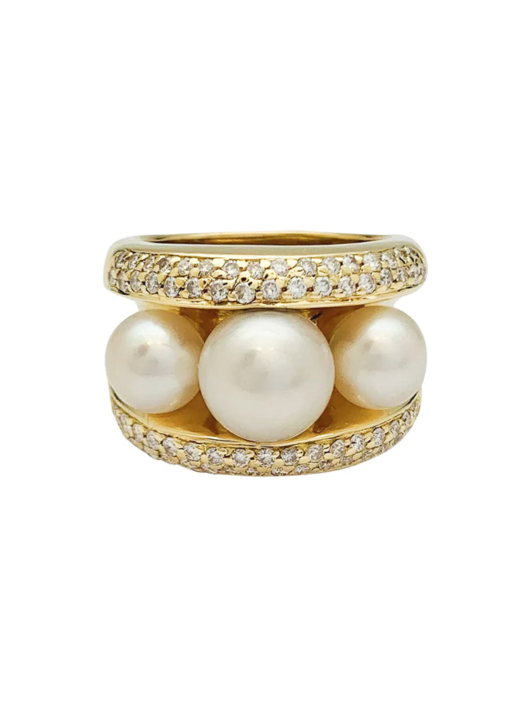 
                  
                    POIRAY Bague modèle FIDJI en Or Jaune 18 carats avec diamants et perles de culture blanches référence : 437013
                  
                